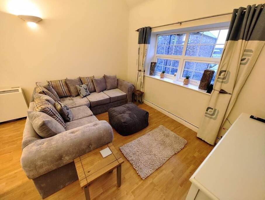 Cosy Central Modern Apartment Нантвіч Екстер'єр фото