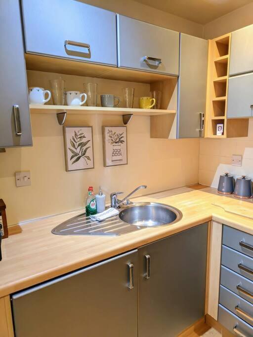 Cosy Central Modern Apartment Нантвіч Екстер'єр фото